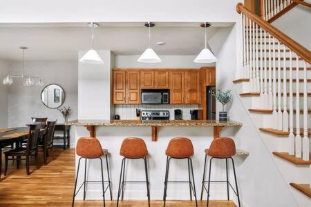 The Commodore - Stunning Vandy Home, Walk To It All Nashville Ngoại thất bức ảnh