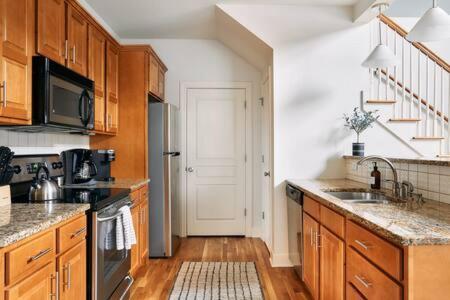 The Commodore - Stunning Vandy Home, Walk To It All Nashville Ngoại thất bức ảnh
